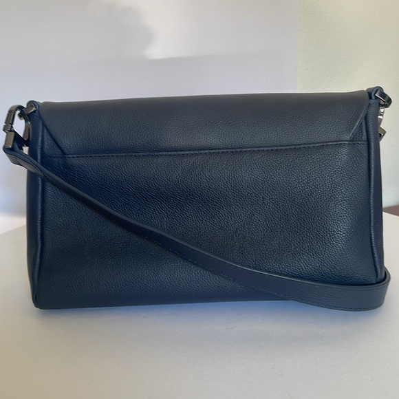 LIPAULT of Paris crossover bag/purse. Beautiful condition. Elegant and stylish. - Picture 3 of 7